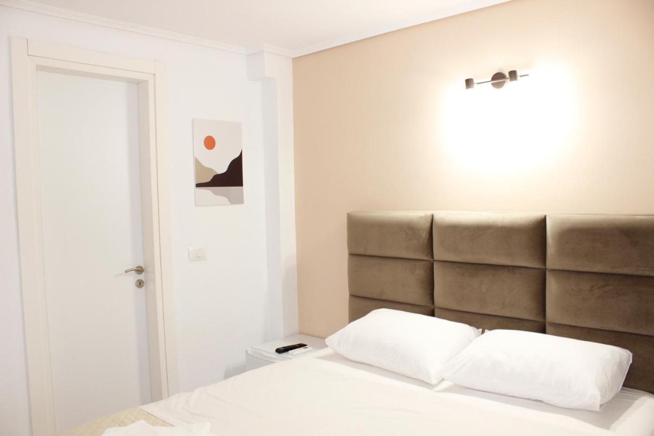Elite Hotel Sarandë Exterior foto